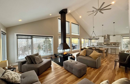 Petite-Riviere-Saint-Francois Ski Chalet | Ski & relax with a view of the river - L'Aube Charlevoix