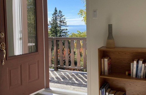 Petite-Riviere-Saint-Francois House | House