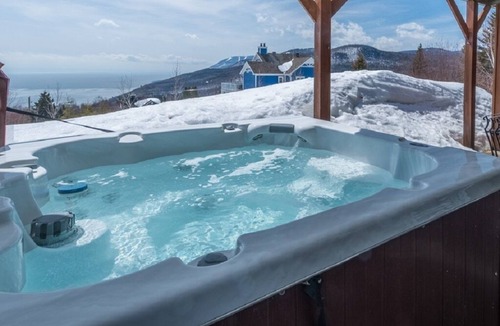 Petite-Riviere-Saint-Francois House | Le Montagnard Private SPA, Magnificent View of the River