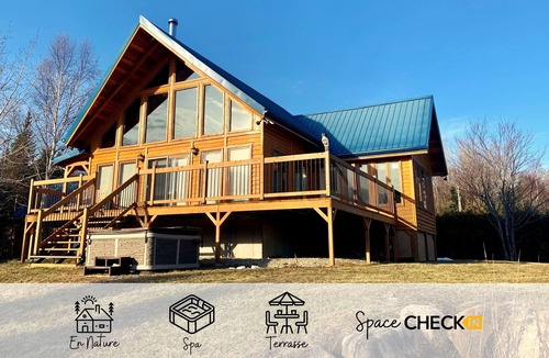 Petite-Riviere-Saint-Francois Cabin | Le Rustik du Massif ♥ Hot Tub & View on the River☼