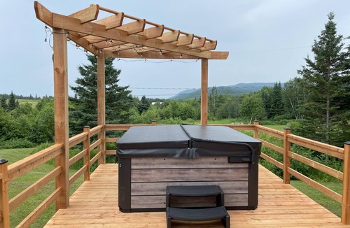 Petite-Riviere-Saint-Francois Ski Chalet | Calm and peaceful getaway between the river and the mountain