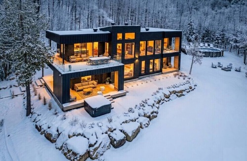 Petite-Riviere-Saint-Francois Ski Chalet | Altéa Charlevoix - luxury villa: spa, pool, billiards, view