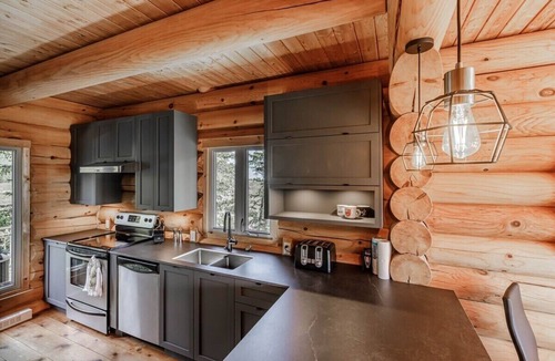 Petite-Riviere-Saint-Francois Ski Chalet | Chalet Bois Rond 10: Hot Tub, Terrace & Views