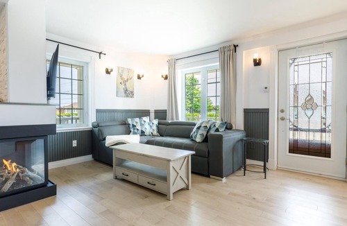 Petite-Riviere-Saint-Francois Condo | Condo 1114: River Views & Summer Magic