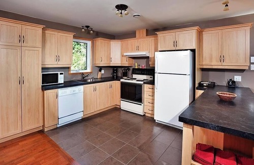 Petite-Riviere-Saint-Francois Condo | Mountain refuge in a wild atmosphere