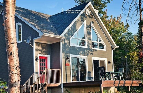 Petite-Riviere-Saint-Francois Condo | Mountain refuge in a wild atmosphere