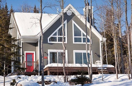 Petite-Riviere-Saint-Francois Condo | Mountain refuge in a wild atmosphere