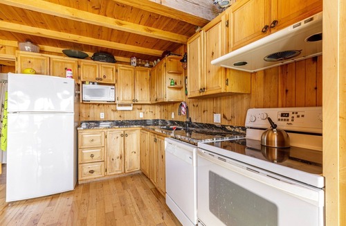 Petite-Riviere-Saint-Francois Ski Chalet | Spa offering a breathtaking panorama