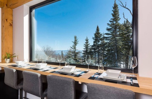 Petite-Riviere-Saint-Francois Ski Chalet | Chalet Valhalla - Views, Hot Tub and Coziness