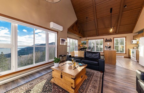 Petite-Riviere-Saint-Francois Ski Chalet | SPA & Mountain View | Condo Lapaix-Ski