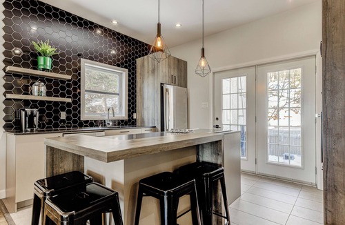 Petite-Riviere-Saint-Francois House | Swimming pool, spa and view of the St Lawrence River!