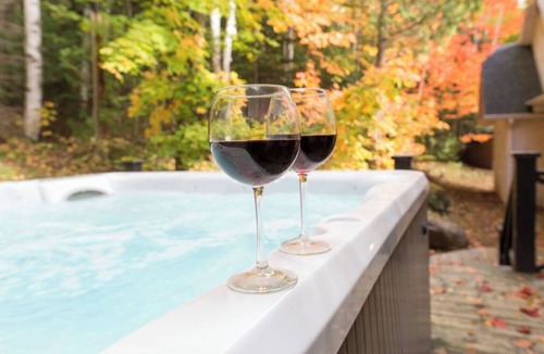 Petite-Riviere-Saint-Francois House | Swimming pool, spa and view of the St Lawrence River!