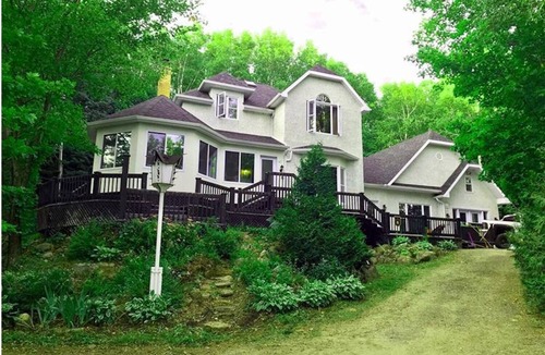 Petite-Riviere-Saint-Francois House | Swimming pool, spa and view of the St Lawrence River!