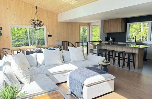 Petite-Riviere-Saint-Francois House | Le Davinci | Private Spa Near Le Massif