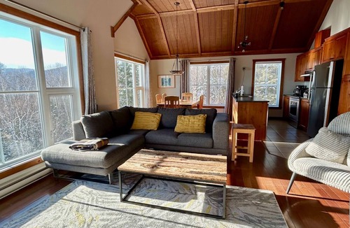 Petite-Riviere-Saint-Francois Condo | Country cottage features impressive views of the St Lawrence River