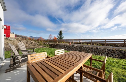 Petite-Riviere-Saint-Francois Condo | Panorama 1249: Majestic River View, Spacious Patio