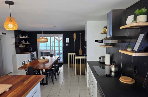 Petite-Riviere-Saint-Francois Ski Chalet | Nature & Relaxation with Spa | Chalet La Shred