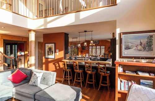Petite-Riviere-Saint-Francois Ski Chalet | A stunning View with a private Spa | L'Aponi