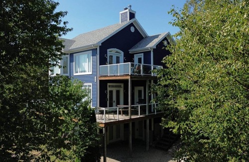 Petite-Riviere-Saint-Francois House | Bleuzen River View *Massif*Private*Wooded*Upper section