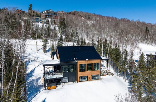 Petite-Riviere-Saint-Francois Villa | NEW CHALET! Fill up with energy and natural light