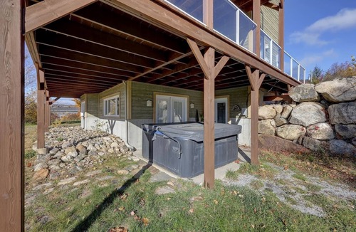 Petite-Riviere-Saint-Francois Apartment | 3BR/2BA - Billiards, Spa, FP - Lower Unit