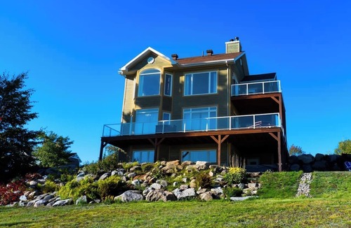 Petite-Riviere-Saint-Francois Apartment | 3BR/2BA - Billiards, Spa, FP - Lower Unit