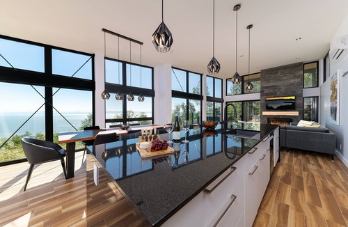 Petite-Riviere-Saint-Francois Villa | Fill up with energy and natural light