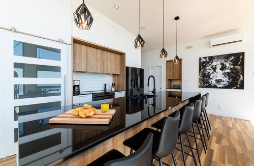 Petite-Riviere-Saint-Francois Villa | Fill up with energy and natural light