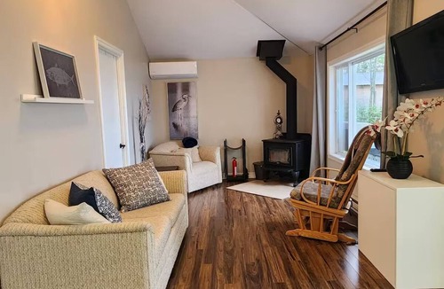 Noyan Ski Chalet | Le Petit Sunset Cottage au Bord du Lac