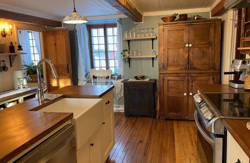 Saint-Jean-de-l'lle-d'Orleans Cottage | La maison de campagne. Ancestrale de 1669 à l'Île d'Orléans