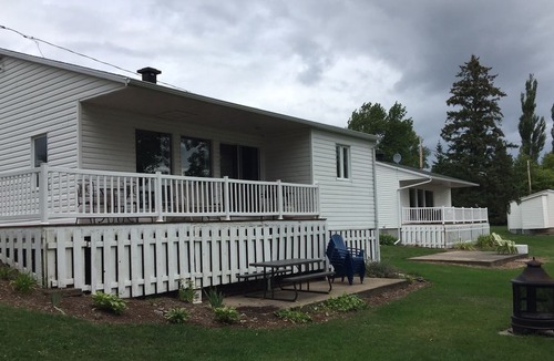 Saint-Jean-de-l'lle-d'Orleans Ski Chalet | The Huard Chalets Beach St-Jean Ile d'Orleans view and access to the St. Lawrence River !!