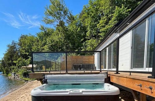 Saint-Laurent-de-l'ile d'Orleans Ski Chalet | View, Spa and River | Chalet DG Île d'Orléans