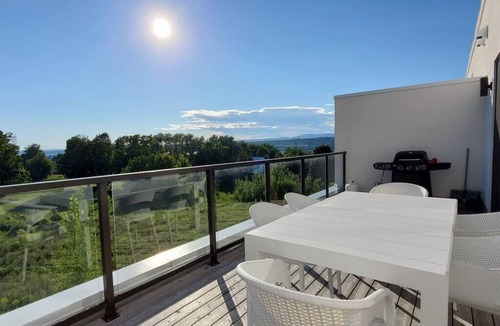 Saint Pierre d'Orleans Apartment | Hôtel à la maison - L'Insulaire, Spa et Vue