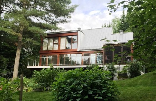 Sainte-Catherine-de-la-Jacques-Cartier House | #622 Must See! Gorgeous House in Wooded Area