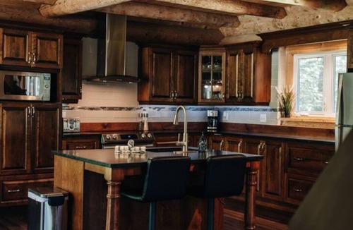Lac-Sergent Cabin | Escape to Nature with Hot Tub & Lake Access