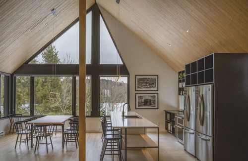 Sainte-Catherine-de-la-Jacques-Cartier Cabin | Station Touristique Duchesnay - SEPAQ