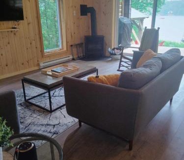 Les Etchemins Regional County Municipality Ski Chalet | Refuge du Kodiak BORD DE L EAU