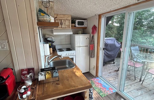 Sainte-Lucie-des-Laurentides Ski Chalet | Cozy 2-Bedroom Chalet with exclusive Lake access- Your Peaceful Getaway
