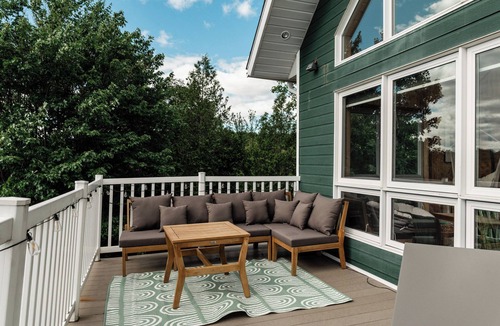 Sainte-Marguerite-du-Lac-Masson Ski Chalet | Chalet avec accès au lac, spa et nature pour relaxer