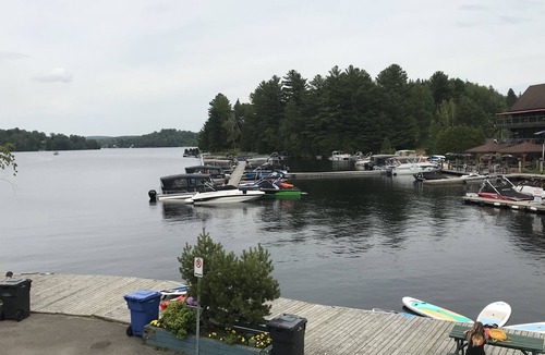 Sainte-Marguerite-du-Lac-Masson House | Lakeview Cottage