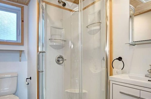 Sainte-Marguerite-du-Lac-Masson Cabin | Vrbo Property