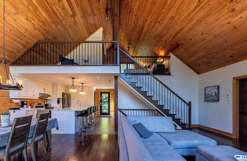 Sainte-Marguerite-du-Lac-Masson Ski Chalet | Lakefront - Spa - Pool table | Mistral 154