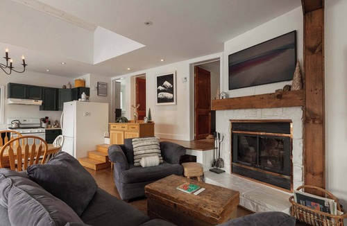 Sainte-Marguerite-du-Lac-Masson Ski Chalet | Waterfront & Nature | Chalet Lac Clair