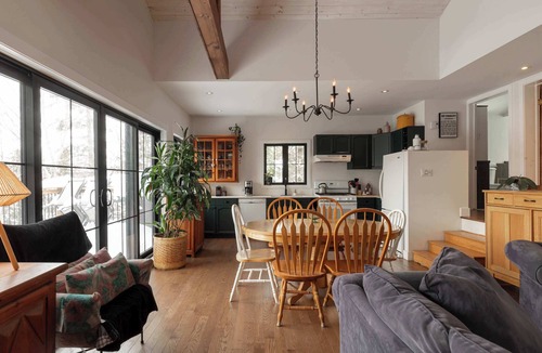 Sainte-Marguerite-du-Lac-Masson Ski Chalet | Waterfront & Nature | Chalet Lac Clair