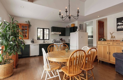 Sainte-Marguerite-du-Lac-Masson Ski Chalet | Waterfront & Nature | Chalet Lac Clair