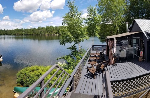 Sainte-Therese-de-la-Gatineau Ski Chalet | A Pet Friendly Waterfront Cottage with Sandy Beach for rent