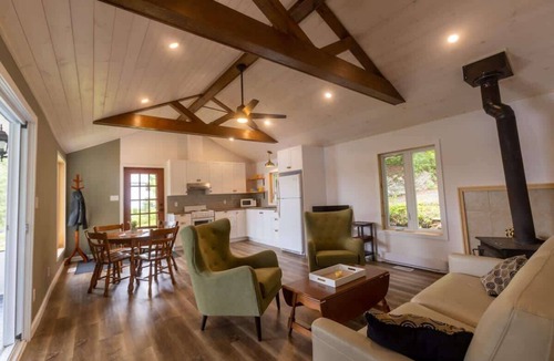 Sainte-Therese-de-la-Gatineau Cottage | Fully renovated cottage on Lac 31 milles