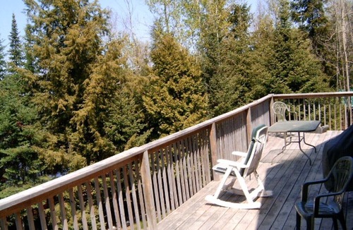 Farleys Corners House | Executive Lakefront Home - NEW HOT TUB !