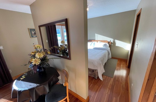 Golden Valley Cabin | Bucks Lodge and Grill
