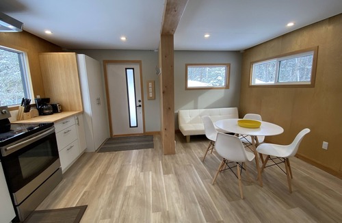 Rye Cabin | Delightful newly built 1-Bedroom Tiny House in the forest